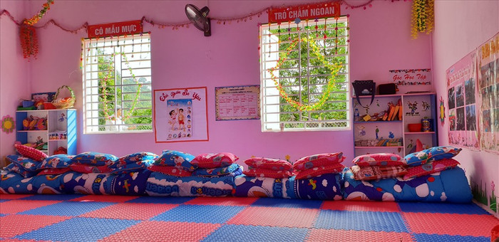 Lớp học, cơ sở vật chất khang trang giúp các em học sinh bớt khó khăn. (ảnh: L.C) Lớp học, cơ sở vật chất khang trang giúp các em học sinh bớt khó khăn. (ảnh: L.C)