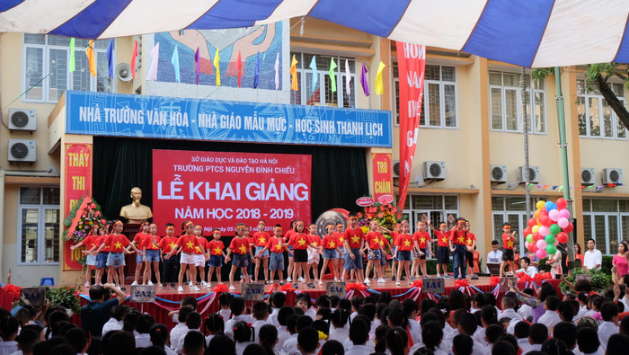 Tiết mục đồng diễn của các bé học sinh lớp 1 - 2 của trường.