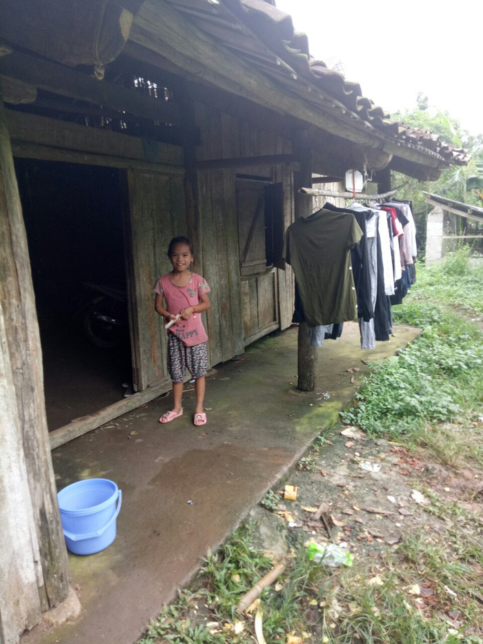 Ngày từ nhỏ, nhiều em đã phải xa nhà đi trọ học để kiếm lấy con chữ giữa đại ngàn.