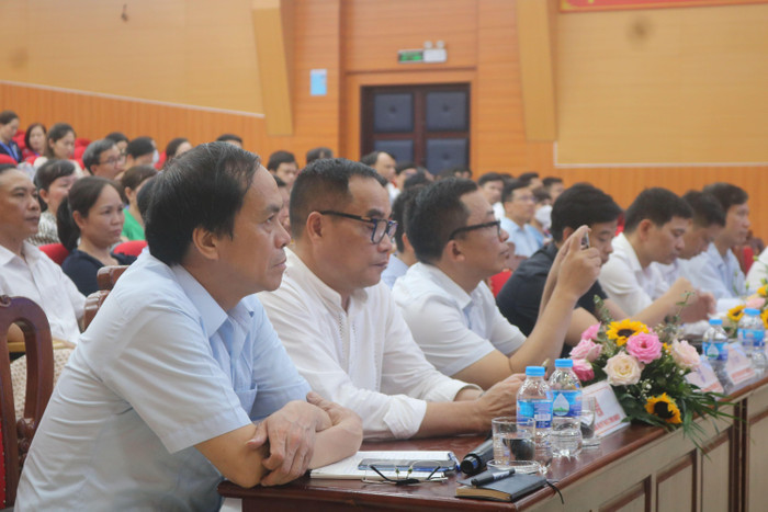 Buổi giao lưu thu hút khoảng gần 80 đại biểu tham dự (Ảnh: Doãn Nhàn) Buổi giao lưu thu hút khoảng gần 80 đại biểu tham dự (Ảnh: Doãn Nhàn)