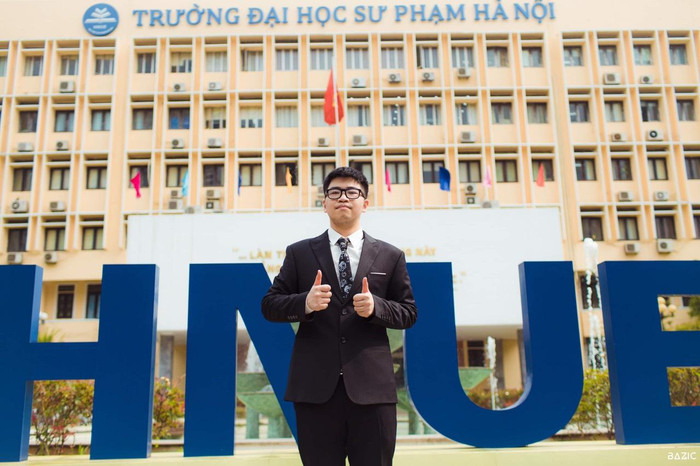 Với điểm trung bình tích lũy đạt 3,98/4, Nguyễn Việt Dũng trở thành thủ khoa đầu ra của Trường Đại học Sư phạm Hà Nội. (Ảnh: Nhân vật cung cấp) Với điểm trung bình tích lũy đạt 3,98/4, Nguyễn Việt Dũng trở thành thủ khoa đầu ra của Trường Đại học Sư phạm Hà Nội. (Ảnh: Nhân vật cung cấp)