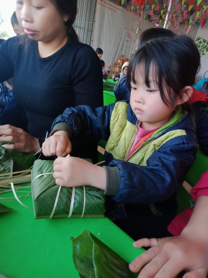 Bàn tay khéo léo của các bé mầm non. Bàn tay khéo léo của các bé mầm non.