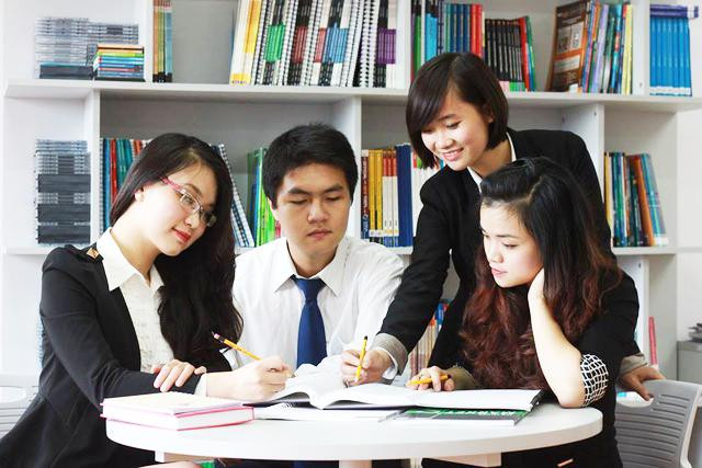 Quỳnh Nguyễn đã chọn cho mình con đường mới bằng nhiệt huyết của tuổi trẻ. Quỳnh Nguyễn đã chọn cho mình con đường mới bằng nhiệt huyết của tuổi trẻ.