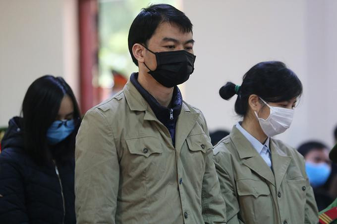 Các bị cáo tại tòa sáng ngày 4/1. Ảnh: Phạm Dự/VNE Các bị cáo tại tòa sáng ngày 4/1. Ảnh: Phạm Dự/VNE