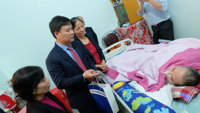 Sự chia sẻ kịp thời của Tạp chí điện tử Giáo dục Việt Nam đối với cựu giáo chức có hoàn cảnh đặc biệt khó khăn. Sự chia sẻ kịp thời của Tạp chí điện tử Giáo dục Việt Nam đối với cựu giáo chức có hoàn cảnh đặc biệt khó khăn.