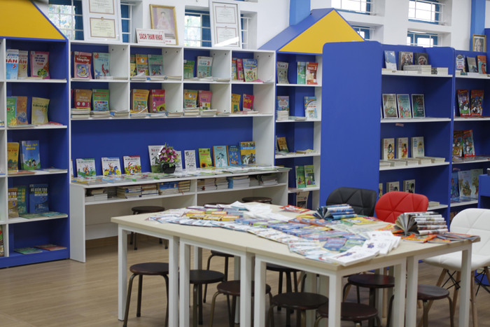 Một góc thư viện The Morning V trước giờ mở cửa chính thức đón học sinh. Ảnh: Đ.T
