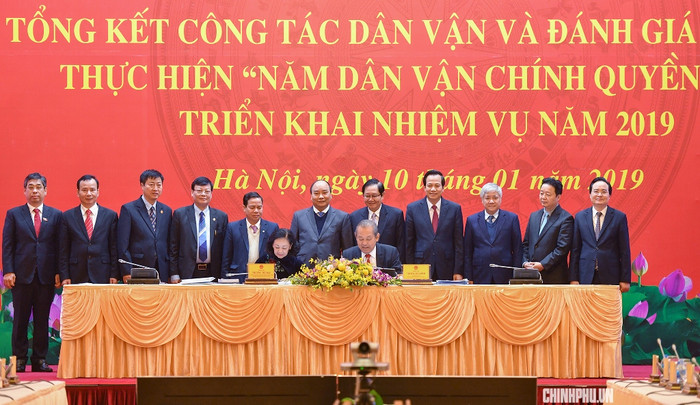 Ký kết văn bản công tác phối hợp giữa Ban Cán sự Đảng Chính phủ và Ban Dân vận Trung ương. Ảnh: VGP Ký kết văn bản công tác phối hợp giữa Ban Cán sự Đảng Chính phủ và Ban Dân vận Trung ương. Ảnh: VGP