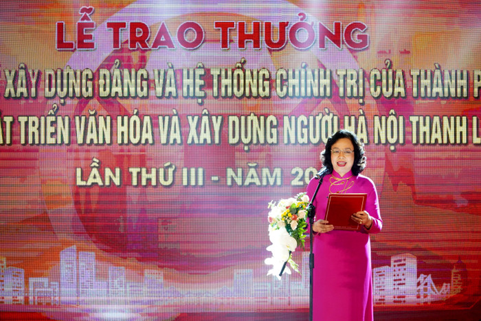 (1) Bà Ngô Thị Thanh Hằng Ủy viên Trung ương Đảng, Phó bí thư Thường trực Thành uỷ Hà Nội phát biểu tại buổi lễ. Ảnh: Phạm Minh