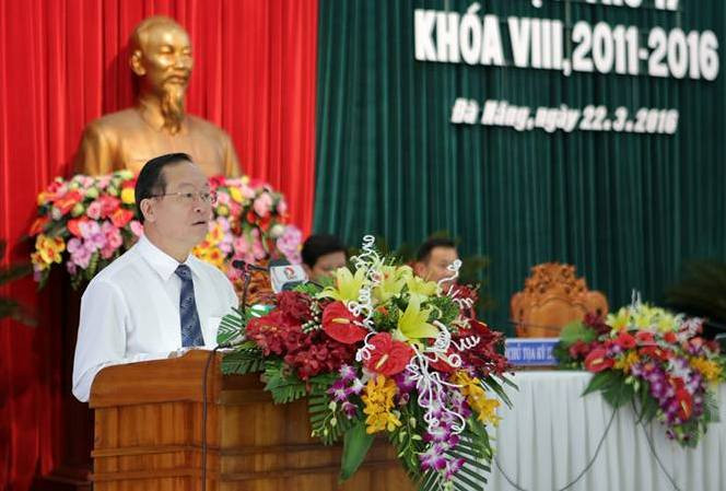 Ông Nguyễn Mạnh Hùng: "...còn không ít vị đại biểu HĐND khi hứa thì mạnh mẽ, khi thực hiện thì yếu ớt thậm chí chưa thể hiện được trách nhiệm trước cử tri, còn tình trạng “nước chảy bèo trôi”, hoặc là tiếp thu ghi nhận cho qua quận". Ảnh T.L Ông Nguyễn Mạnh Hùng: "...còn không ít vị đại biểu HĐND khi hứa thì mạnh mẽ, khi thực hiện thì yếu ớt thậm chí chưa thể hiện được trách nhiệm trước cử tri, còn tình trạng “nước chảy bèo trôi”, hoặc là tiếp thu ghi nhận cho qua quận". Ảnh T.L