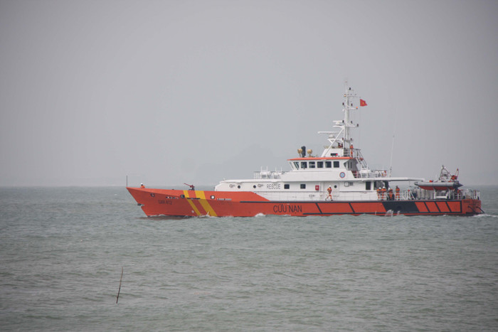 Tàu SAR 412 của Trung tâm II trong một lần đi cứu nạn. Ảnh: Thùy Linh