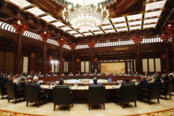 Nguyên thủ 28 nước tham dự hội nghị bàn tròn trong Diễn đàn quốc tế Một vành đai, một con đường. Ảnh: AP. Nguyên thủ 28 nước tham dự hội nghị bàn tròn trong Diễn đàn quốc tế Một vành đai, một con đường. Ảnh: AP.