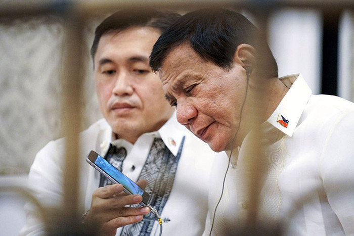 Tổng thống Philippines Rodrigo Duterte điện đàm với ông Tập Cận Bình, ảnh: Philstar. Tổng thống Philippines Rodrigo Duterte điện đàm với ông Tập Cận Bình, ảnh: Philstar.