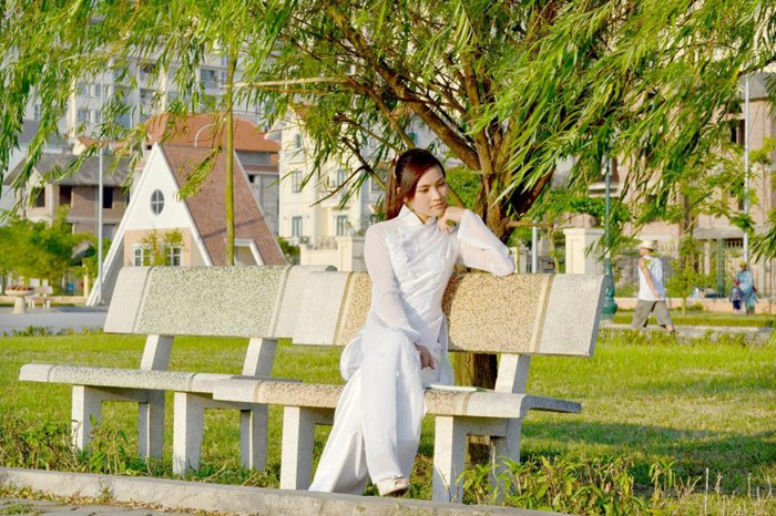 Trịnh Thị Thu Thủy trong vẻ đẹp lãng mạn, đậm chất nữ sinh