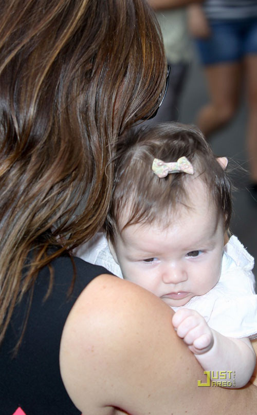 Harper có đôi mắt to tròn rất đẹp và khuôn mặt xinh xắn.