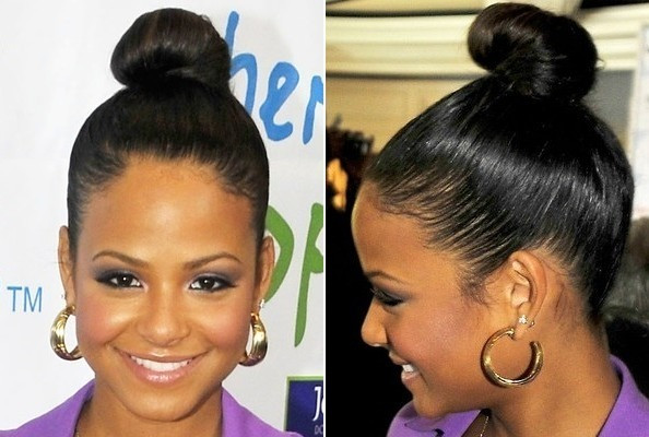 Christina Millian nở nụ cười rạng rỡ khi khoe dáng với mái tóc búi vổng rất đáng yêu của mình. Christina Millian nở nụ cười rạng rỡ khi khoe dáng với mái tóc búi vổng rất đáng yêu của mình.