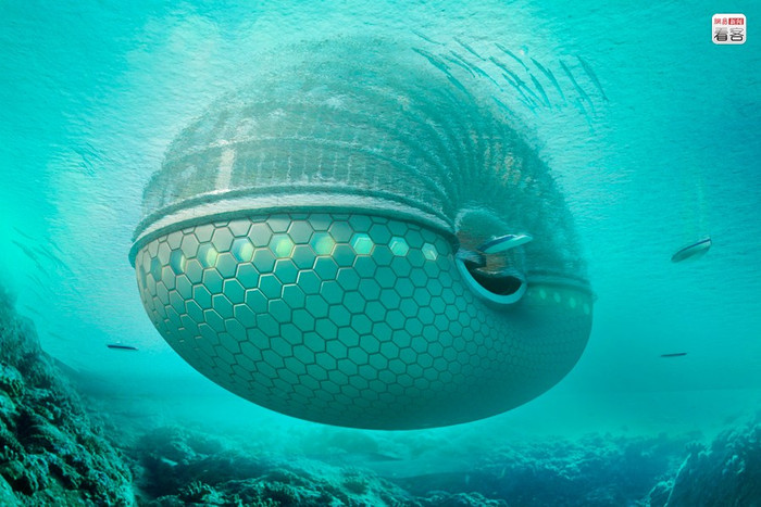 Chiếc phi thuyền thoát hiểm được thiết kế bởi một kiến trúc sư người Nga được cho là có thể nổi trên mặt biển, ngay cả những nởi xảy ra động đất khi chui vào trong chiếc thuyền này là không phải lo nghĩ gì. Bên trong là một không gian rộng 14000 mét khối phân thành nhiều khoang và có hệ thống tự động, sử dụng năng lượng mặt trời, năng lượng gió và nhiêt năng để vận hành. Con người có thể lánh nạn trong đó khoảng vài tháng nếu xảy ra đại thảm họa của ngày tận thế.