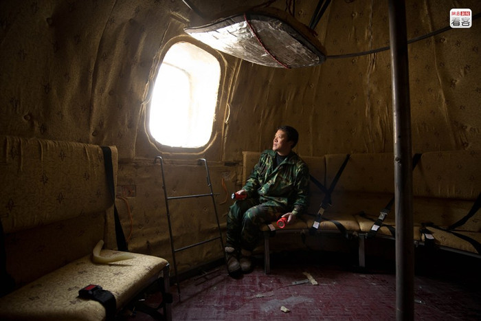 Bên trong một quả cầu Noah khác của dân Trung Quốc có thể chứa được 14 người trưởng thành