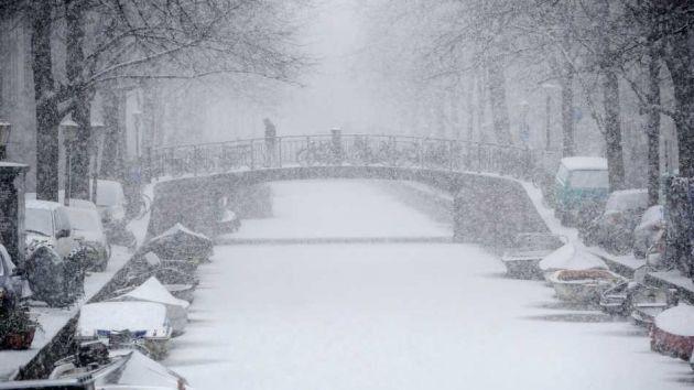 Khung cảnh châu Âu mịt mù trong băng tuyết giá lạnh (hình minh họa) Khung cảnh châu Âu mịt mù trong băng tuyết giá lạnh (hình minh họa)