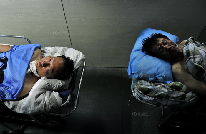 Một vụ đánh "bom tự chế" xảy ra tại Giảo Gia, Vân Nam ngày 10/5 khi địa phương này tổ chức cưỡng chế giải phóng mặt bằng. 4 người bị chết và 16 người bị thương sau khi quả "bom tự chế" phát nổ. Một vụ đánh "bom tự chế" xảy ra tại Giảo Gia, Vân Nam ngày 10/5 khi địa phương này tổ chức cưỡng chế giải phóng mặt bằng. 4 người bị chết và 16 người bị thương sau khi quả "bom tự chế" phát nổ.