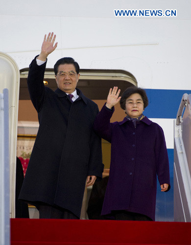 Ông Hồ Cẩm Đào và vợ trong một chuyến công du Hàn Quốc năm 2012