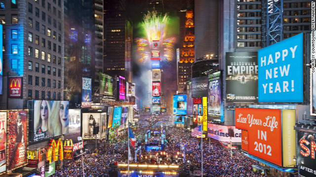 Người dân New Yorrk chen chân chờ đón màn bắn pháo hoa