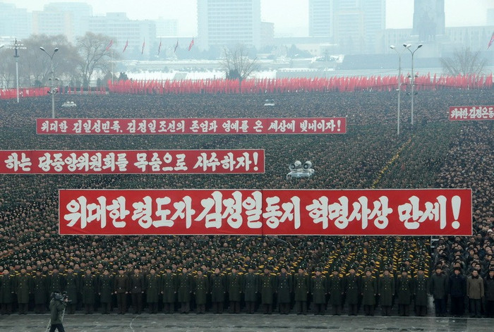 Những băng rôn cỡ lớn Những băng rôn cỡ lớn