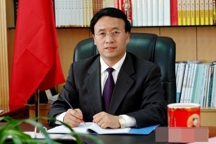 Viên Chiêm Đình, Thị trưởng Lan Châu có thể bị mất chức nếu sau khi điều tra nguồn gốc bộ sưu tập đồng hồ xịn phát hiện ra dấu hiệu tham nhũng Viên Chiêm Đình, Thị trưởng Lan Châu có thể bị mất chức nếu sau khi điều tra nguồn gốc bộ sưu tập đồng hồ xịn phát hiện ra dấu hiệu tham nhũng