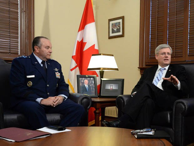 Thủ tướng Canada Sephen Harper (phải) tiếp Tư lệnh NATO Breedlove. Thủ tướng Canada Sephen Harper (phải) tiếp Tư lệnh NATO Breedlove.