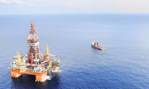 Giàn khoan Hải Dương 981 đã dám ngang nhiên xâm phạm vùng đặc quyền kinh tế và thềm lục địa của Việt Nam thì không có gì bảo đảm nó sẽ lặp lại thủ đoạn này với Philippines. Giàn khoan Hải Dương 981 đã dám ngang nhiên xâm phạm vùng đặc quyền kinh tế và thềm lục địa của Việt Nam thì không có gì bảo đảm nó sẽ lặp lại thủ đoạn này với Philippines.