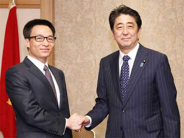 Phó Thủ tướng Vũ Đức Đam và Thủ tướng Nhật Bản Shinzo Abe. Phó Thủ tướng Vũ Đức Đam và Thủ tướng Nhật Bản Shinzo Abe.