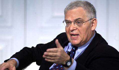 Học giả Edward Luttwak. Học giả Edward Luttwak.