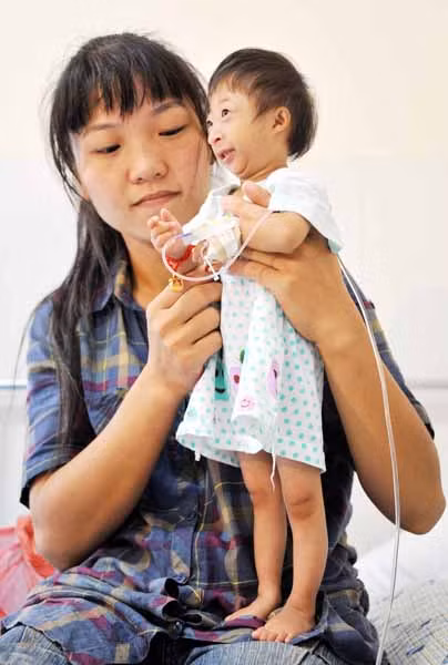 Cô bé được xác định đã ngừng khả năng tăng trưởng chiều cao