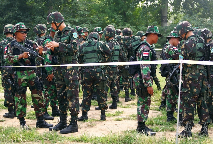 Đổi súng tập bắn