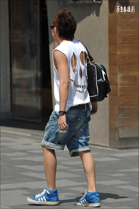 Chiếc áo quái dị Chiếc áo quái dị