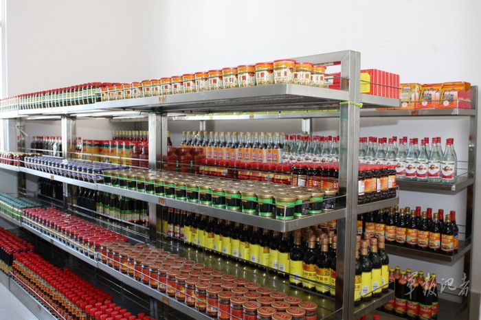 Các loại thực phẩm, gia vị trong nhà bếp