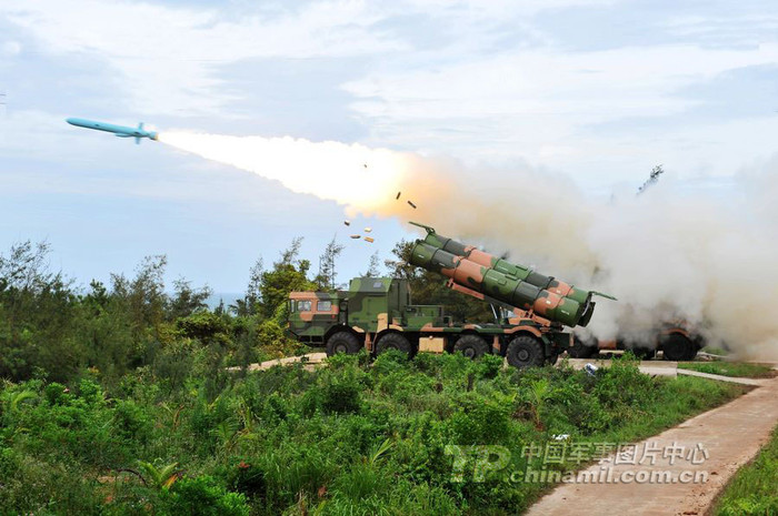 Tên lửa rời bệ phóng