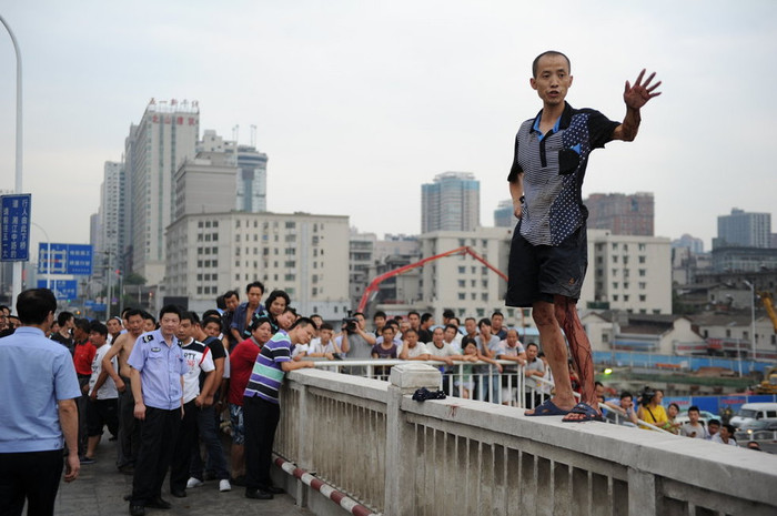 Máu chảy ròng ròng sau 1 vụ va chạm giao thông không được bồi thường Máu chảy ròng ròng sau 1 vụ va chạm giao thông không được bồi thường