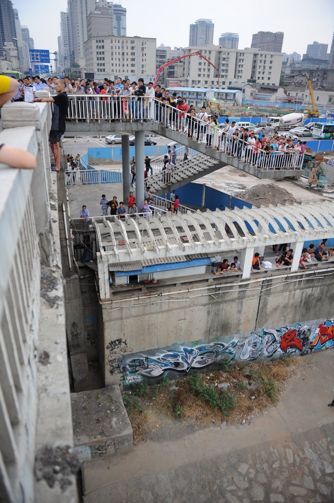 Không ai khuyên được Không ai khuyên được