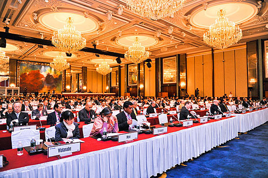 Biển Đông đã trở thành điểm nóng, tâm điểm của các diễn đàn quốc tế và khu vực (ảnh: Diễn đàn đối thoại Shangri-La 2012 tại Singapore) Biển Đông đã trở thành điểm nóng, tâm điểm của các diễn đàn quốc tế và khu vực (ảnh: Diễn đàn đối thoại Shangri-La 2012 tại Singapore)