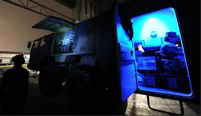 Thao tác trong phòng điều khiển