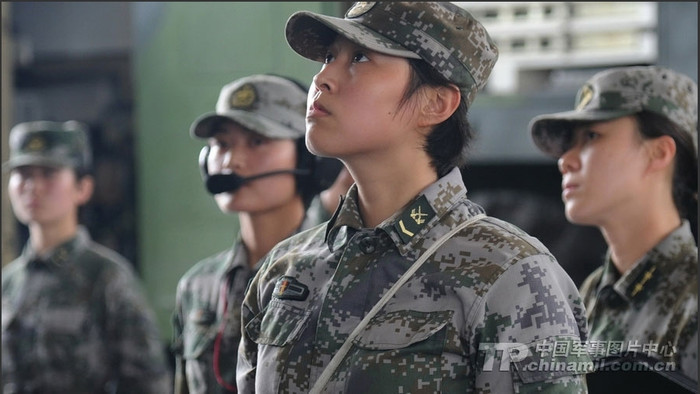 Chăm chú theo dõi trong giờ huấn luyện