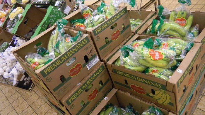Chuối được đóng thùng đưa vào siêu thị Chuối được đóng thùng đưa vào siêu thị