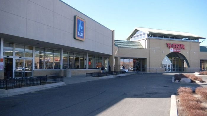 Mặt tiền rộng rãi thoáng mát Mặt tiền rộng rãi thoáng mát