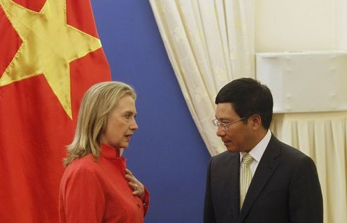 Chuyến công du Việt Nam của Ngoại trưởng Mỹ Hillary Clinton trước khi sang Campuchia tham dự diễn đàn An ninh ASEAN mở rộng Chuyến công du Việt Nam của Ngoại trưởng Mỹ Hillary Clinton trước khi sang Campuchia tham dự diễn đàn An ninh ASEAN mở rộng