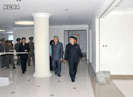 Xuống thăm các đơn vị cơ sở Xuống thăm các đơn vị cơ sở