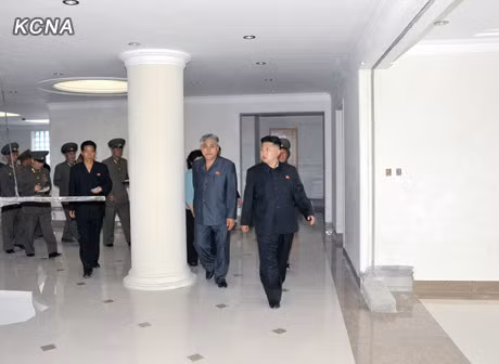 Xuống thăm các đơn vị cơ sở