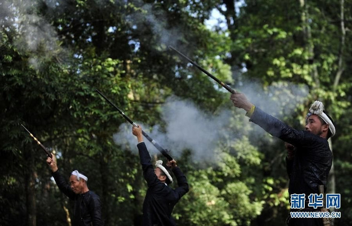 Thi bắn súng Thi bắn súng