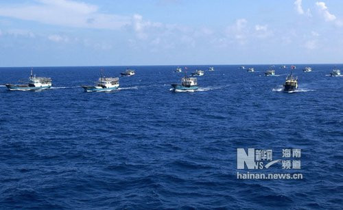30 tàu cá Trung Quốc dàn hàng kéo ra Trường Sa 30 tàu cá Trung Quốc dàn hàng kéo ra Trường Sa