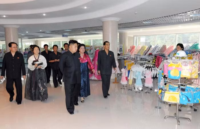 Cửa hàng bách hóa dành cho thanh thiếu niên, nhi đồng