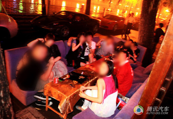 Tụ tập nhậu nhẹt